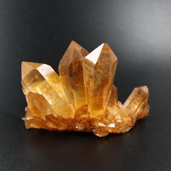 Huangta Crystal Clan – Natural Crystal Collection