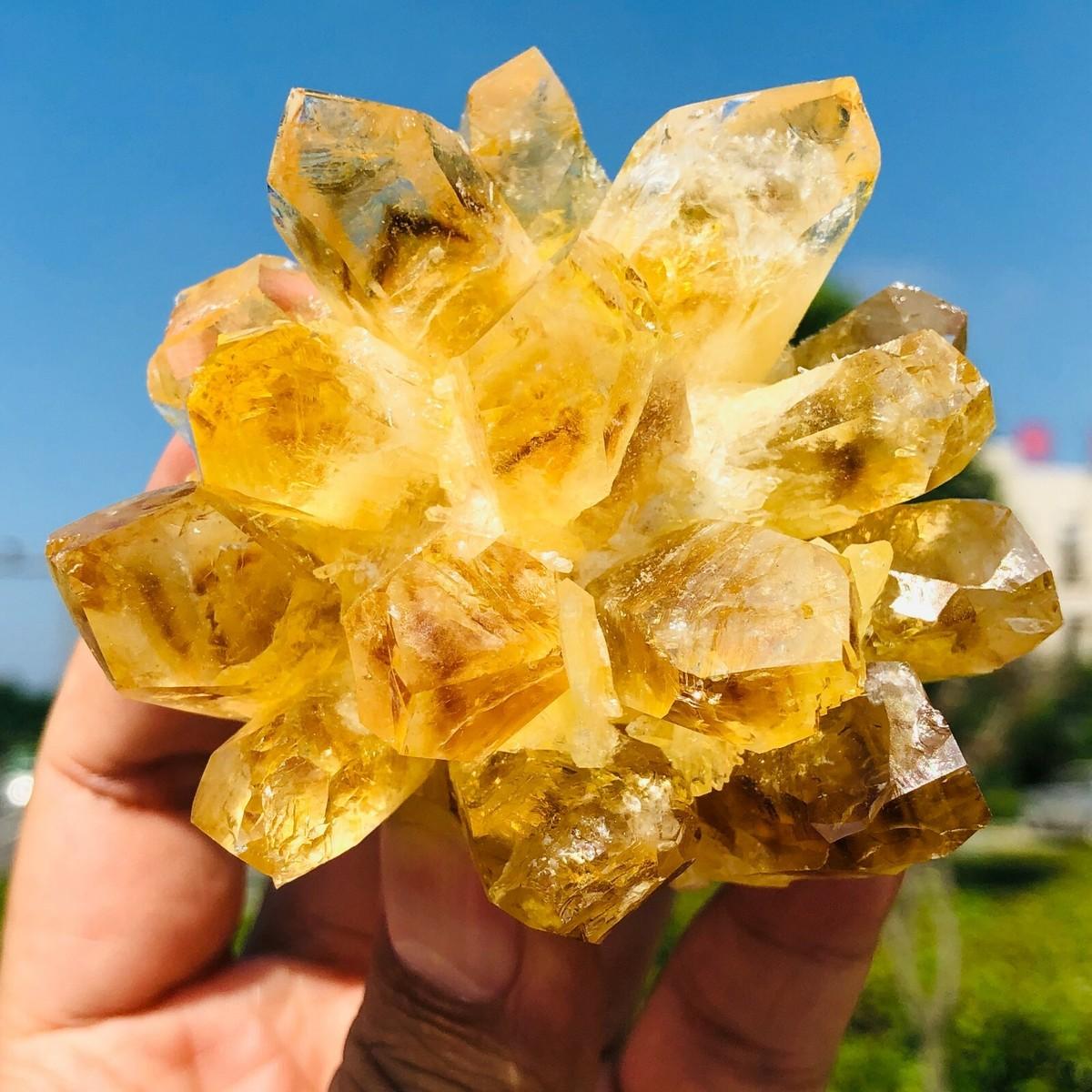 Huangta Crystal Clan – Natural Crystal Collection